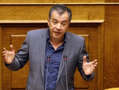 Σ.Θεοδωράκης: «Δεν θα στηρίξω τώρα την κυβέρνηση αλλά είναι καλή η συμφωνία - Πολλοί Ελληνες μιλάνε σλαβικά άλλωστε»!